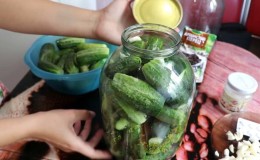 The most delicious recipes for sweet cucumbers for the winter on a liter jar
