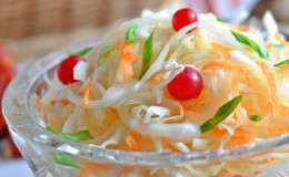 Cooking amazing sauerkraut with grapes according to the best recipes