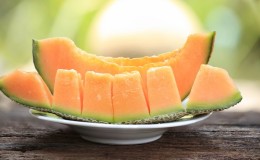 Why you shouldn't eat melon with milk and other foods