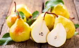 The chemical composition of the pear, calorie content and its benefits and harm to health