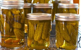 Is it possible to salt cucumbers with apple cider vinegar for the winter and how to do it right