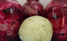 How tasty and easy to pickle cabbage for the winter with quarters of cabbage