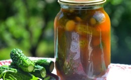 Awesome recipes for cucumbers for the winter with chili ketchup in liter jars