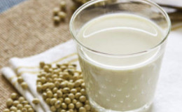 Can soy and soy milk be consumed while breastfeeding?