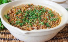 What is the calorie content of boiled buckwheat and is it possible for losing weight