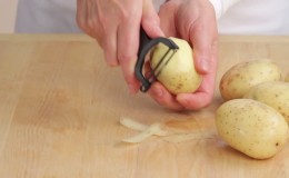 For which plants can potato peelings be used as fertilizer