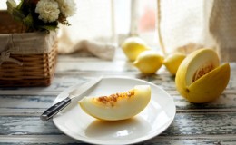 Is it possible to breastfeed a melon, how to choose it correctly and how much to eat