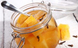 Simple and delicious recipes for preparing melons for the winter in jars without sterilization