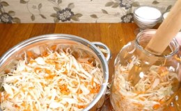 Why it is impossible to salt and sour cabbage in an aluminum container