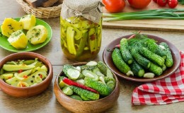 The best recipes for salting sweet cucumbers for the winter in jars from experienced housewives