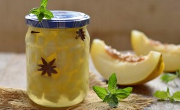 How to Cook Pickled Melon: Best Exotic Snack Recipes