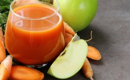How to make delicious and healthy carrot and apple juice