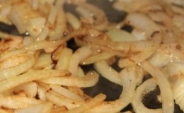 How to fry onions properly: the best ways and delicious recipes
