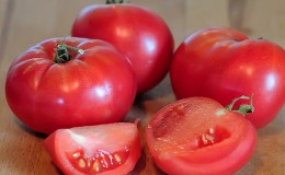 Delicious lettuce tomato with a sweet honey flavor - the Pink Elephant tomato and its other benefits