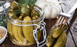 How to store pickled cucumbers in an apartment: terms and conditions, useful tips
