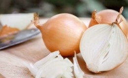 Simple and effective folk methods of onion treatment for various diseases