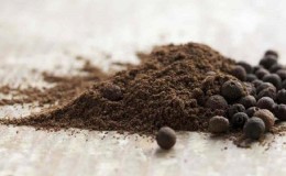 Are allspice and black pepper the same thing or not?
