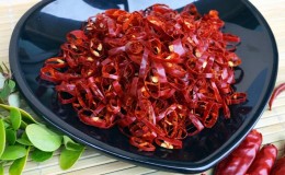 How to keep hot peppers for the winter at home frozen, dried or canned