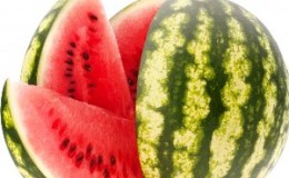 Why watermelon is not sweet: causes of the problem and how to prevent it