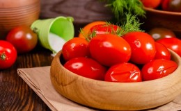 The most delicious and simple recipes for pickling tomatoes in a bucket: we make excellent preparations for the winter