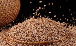 How does buckwheat affect stools: strengthens or weakens?