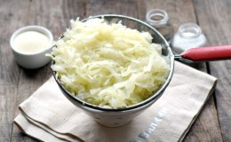 The chemical composition and calorie content of boiled cabbage, the rules for its preparation