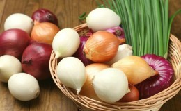 What is contained in onions: what vitamins and minerals