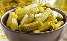 The benefits, harm and calorie content of pickled cucumbers