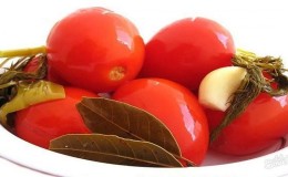 The best express recipes on how to pickle tomatoes in a bag quickly and tasty: ingredients, instructions and tips from housewives