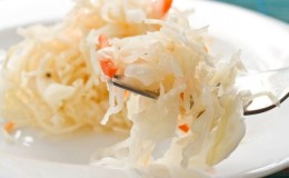 How to cook sauerkraut with rye flour properly