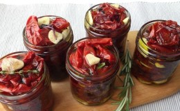 How to cook sun-dried tomatoes at home: different ways and the most delicious recipes