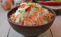 Salt cabbage in one day quickly and tasty: simple recipes for everyone's favorite snack