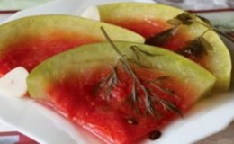 Simple and quick recipes for fermented watermelons