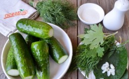 Simple and delicious ways to dry pickle cucumbers in a jar, bag and barrel