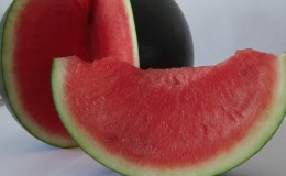 What is black watermelon: description, features and the best varieties of this type