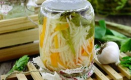 Delicious do-it-yourself preparations: recipes for cooking kohlrabi cabbage for the winter