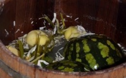 The classic recipe for watermelons soaked in a barrel at home and various options for additives