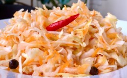 How to prepare sauerkraut with honey for the winter is tasty and simple