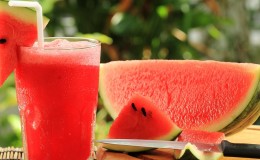 Is it possible to eat watermelon with stomach and duodenal ulcers: the benefits and possible harm of the berries