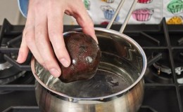 Do I need to peel the beets before cooking - we will learn how to cook it using the life hacks of experienced housewives