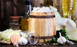 Is it possible to eat sauerkraut at night and how to do it right
