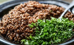 What will happen if there is buckwheat every day and to whom such a diet is contraindicated