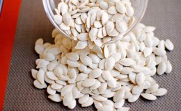 How and in what quantity to use pumpkin seeds for weight loss: the benefits and harms of seeds in the fight for harmony