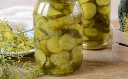 Recipes for delicious sliced cucumbers pickled in jars for the winter