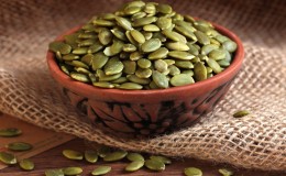 How to peel pumpkin seeds at home: step by step instructions and tips to make the task easier