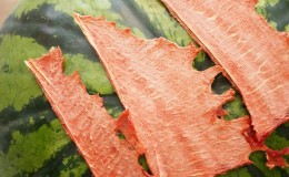 Step-by-step instructions: how to dry a watermelon in an electric dryer and store the finished product