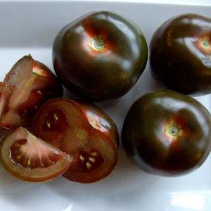 Spectacular look and unusual taste: Kumato tomatoes and the secrets of their cultivation