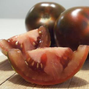Spectacular look and unusual taste: Kumato tomatoes and the secrets of their cultivation
