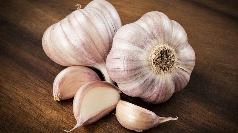 Let's figure it out together in a common question: Is garlic a vegetable or not?