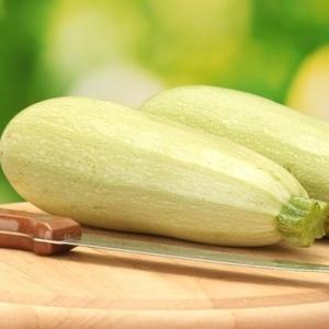 How to make delicious crispy lightly salted zucchini in a bag: a quick recipe in 5 minutes